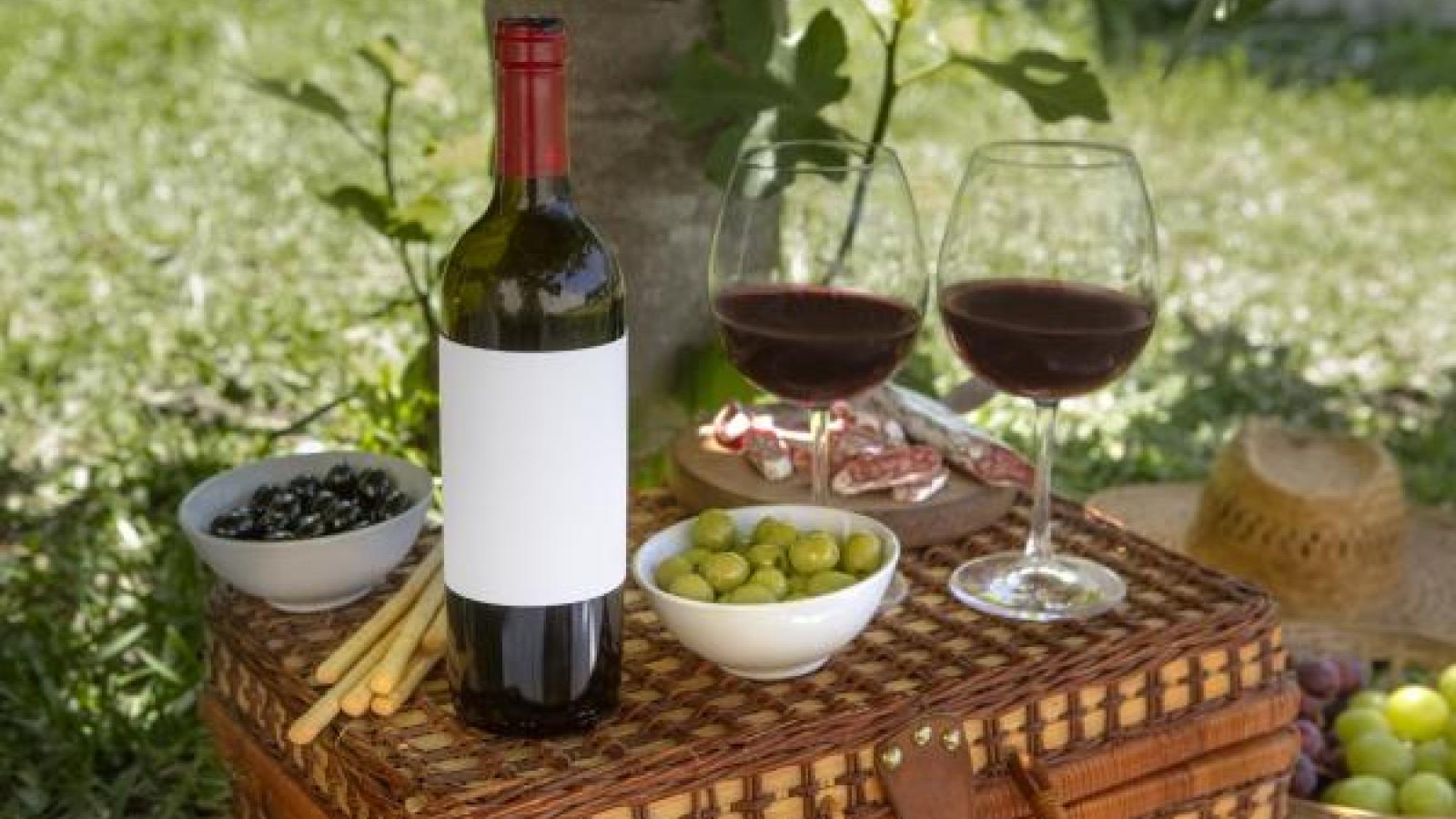 Wine bottle and wine glasses